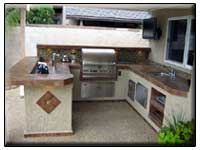 Outdoor Kitchens & Islands